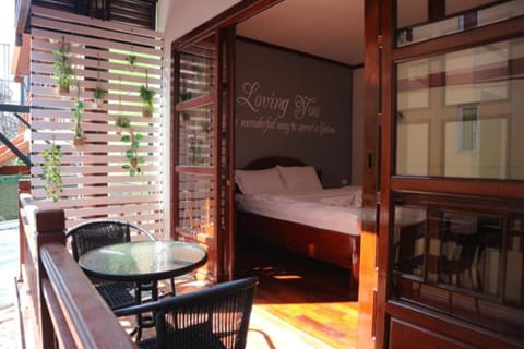 Individually furnished, desk, blackout drapes, free WiFi