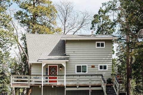 Street view of the cabin