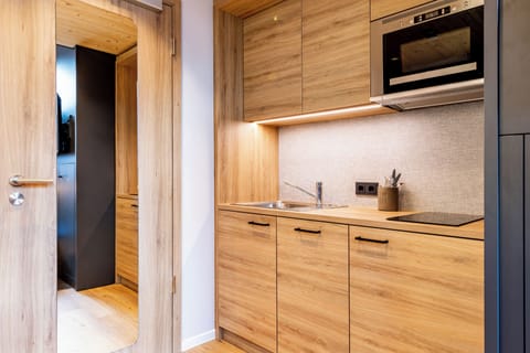 Deluxe Studio Suite, Pets Not Allowed | Individually decorated, blackout drapes, soundproofing, free WiFi