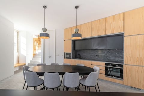 Kitchen + dinning area