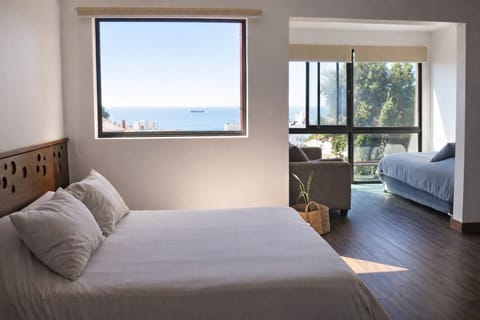 In-room safe, WiFi, bed sheets
