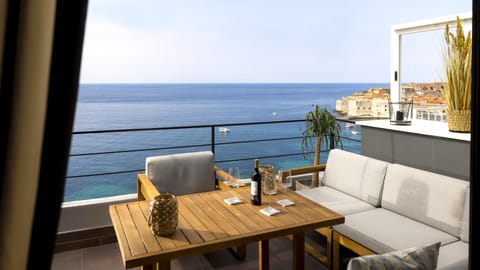 Penthouse with View (Address: Lazarina 3) | Individually decorated, individually furnished, blackout drapes