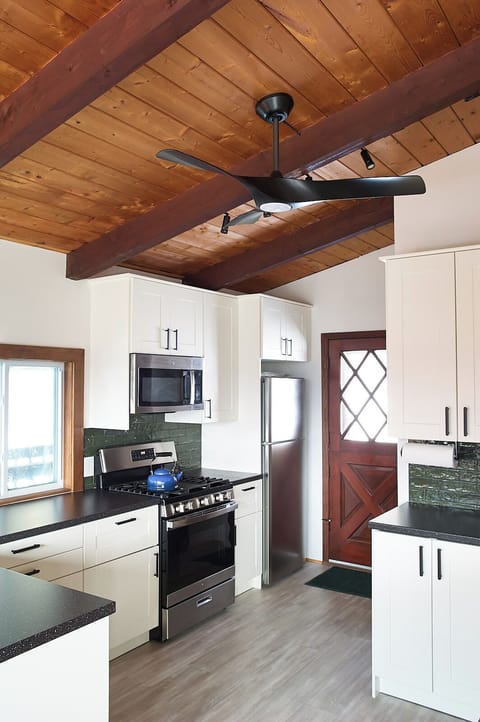 Guests remark that they love how well-stocked the kitchen is. There are ingredients there for baking cookies!