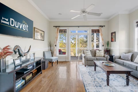 Living Room with Seating for 5 + Smart TV