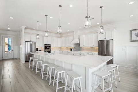 Sit around the kitchen bar and plan your next excursion.