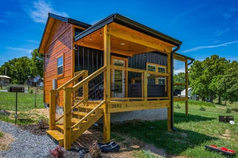 Beautiful new construction tiny cabin.
