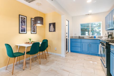 Kitchen/Dinning area