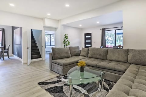 Miami Vacation Rental | 4BR | 2.5BA | 2,200 Sq Ft | 3 Steps to Enter