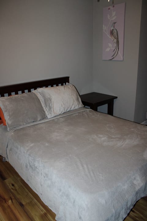 Full Bed