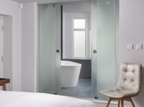 1 bedroom, individually decorated, individually furnished, free WiFi