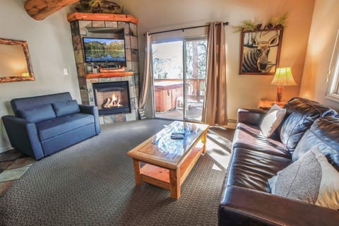 Condo, 1 Bedroom | Living area