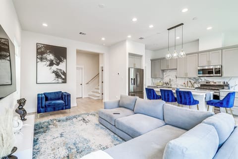 Houston Vacation Rental | 3BR | 2.5BA | Stairs Required | 2,153 Sq Ft