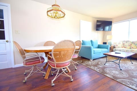 House, 3 Bedrooms | Dining