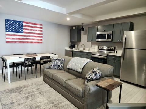 Spacious room for 6 comfortably