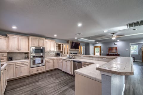 Keep me in Mind: Gorgeous Kitchen!