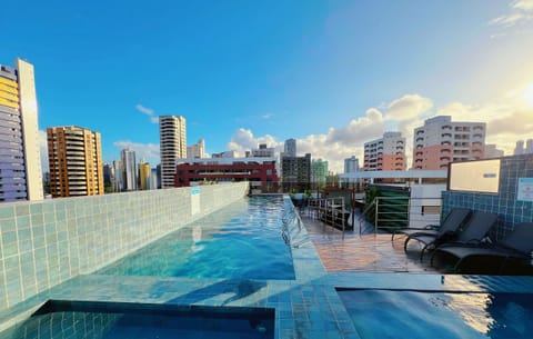 2 outdoor pools