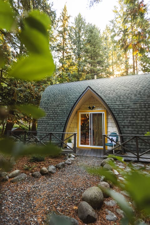 Welcome to Arch House, a charming 1970s-inspired cabin retreat near Mt Baker