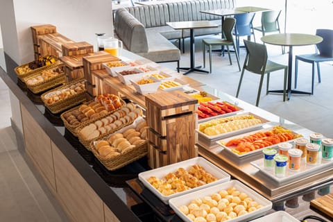 Daily buffet breakfast for a fee