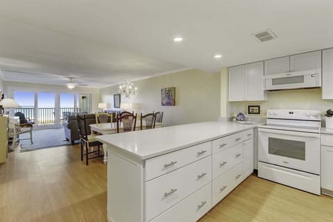Bright Space with Plenty of Natural Light