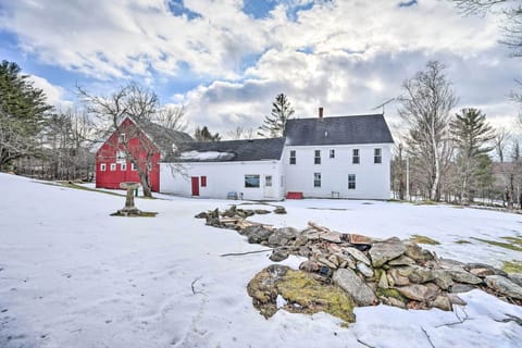 Mt Holly Vacation Rental | 5BR | 2BA | Stairs Required | 1,888 Sq Ft