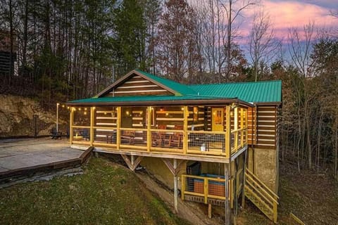 Moonlight Obsession 2 Bedroom Cabin
