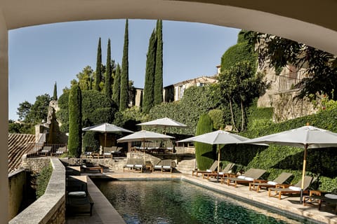 Seasonal outdoor pool, pool umbrellas, sun loungers