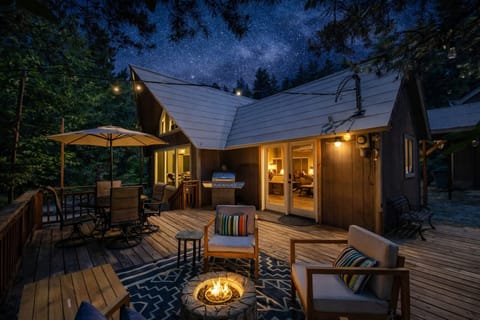 Cabin, 4 Bedrooms | Outdoor dining