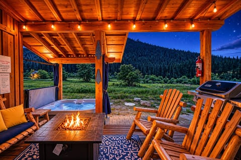 Cabin, 2 Bedrooms | Outdoor spa tub