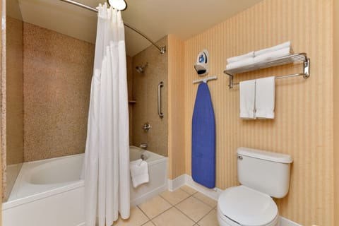 Suite, 1 Bedroom | Bathroom | Combined shower/tub, free toiletries, hair dryer, towels