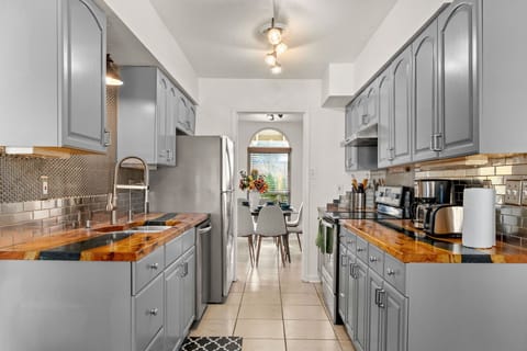 Kitchen space which has all cooking necessity