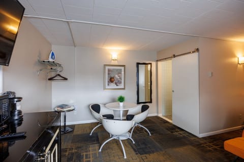 Executive Single Room, Non Smoking | Premium bedding, pillowtop beds, blackout drapes, soundproofing