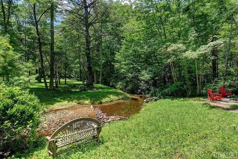 Fire Fly Creek such a peaceful home