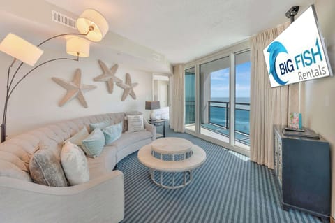 Amazing Living Room, Beautifully Decorated, Stunning Views🌊☀️
