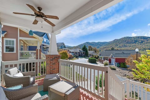Safe and conveniently located in a beautiful mountain view community