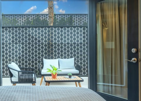 Room, 1 Queen Bed, Patio | Egyptian cotton sheets, premium bedding, desk, laptop workspace