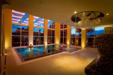 Couples treatment rooms, body treatments, hydrotherapy