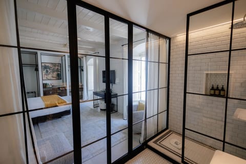 Junior Double Room | Bathroom | Shower, rainfall showerhead, hair dryer, bathrobes