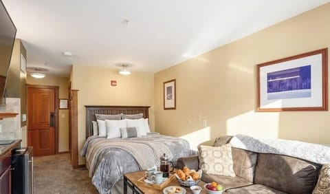 Home away from Home in the Mountains!  Guest Review- Justin Mojica: "The room and location were perfect for our needs! The facility was clean, elegant, and provided a wonderful atmosphere for
