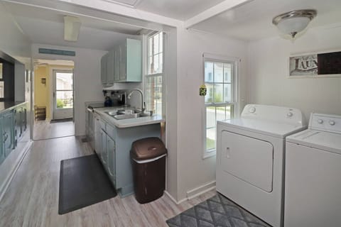 Kitchen / Laundry