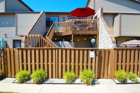 Condo, 2 Bedrooms | Exterior