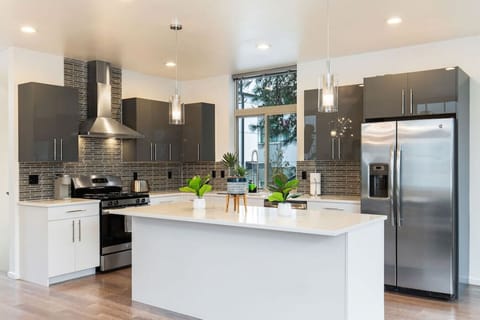 The fully equipped kitchen will awaken your inner MasterChef.