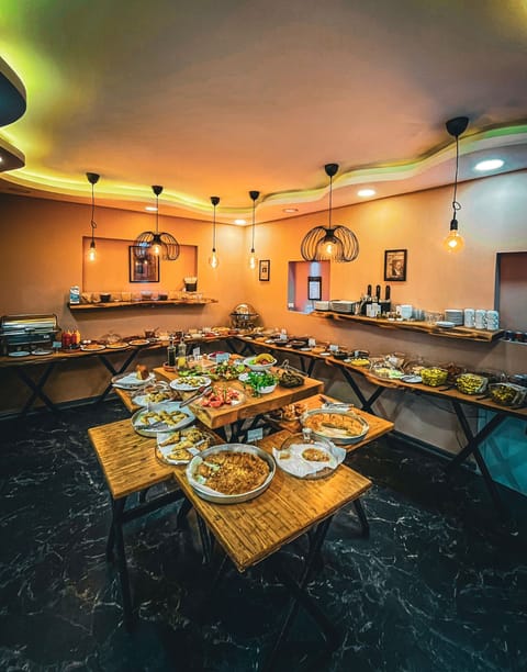 Daily full breakfast (TRY 200 per person)