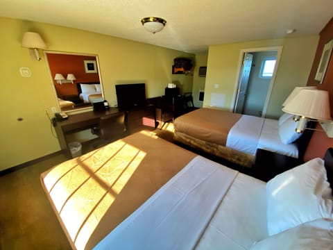 Double Room, Non Smoking | Desk, iron/ironing board, free WiFi