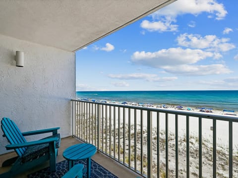 Welcome to Edgewater Leeward #302