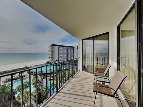 Welcome to Edgewater Tower I #806