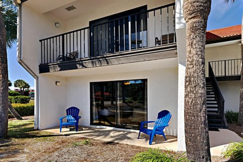 Welcome to Edgewater Villa #1001