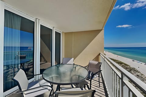 Welcome to Emerald Beach #1030
