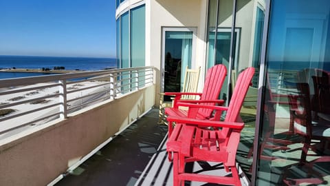 Balcony South