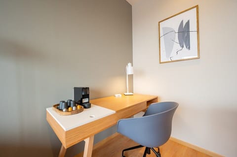 Comfortable compact office