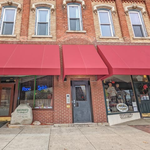 Main entrance to Lucky Star